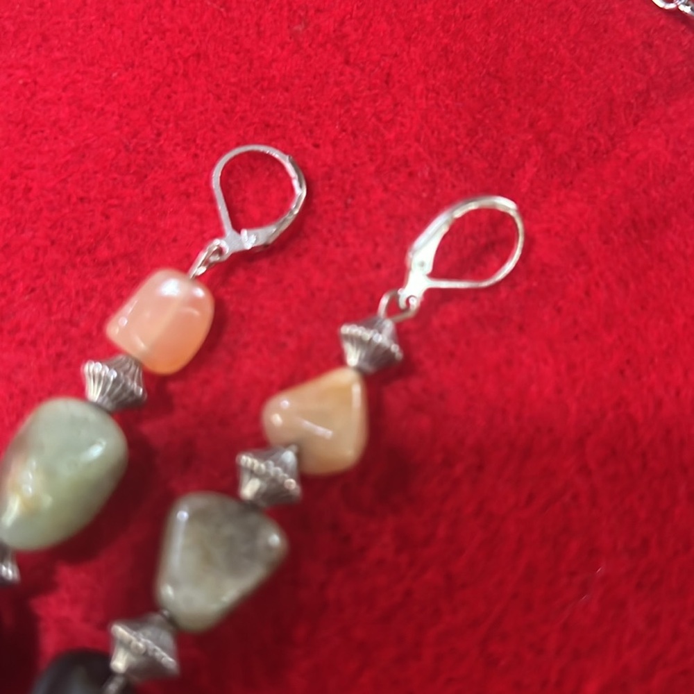 Jewelry - Picture 5 of 6